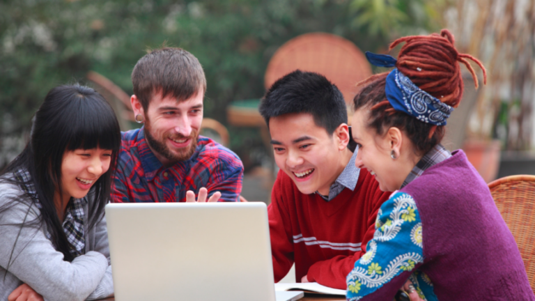 University of New England Scholarships Australia 2025